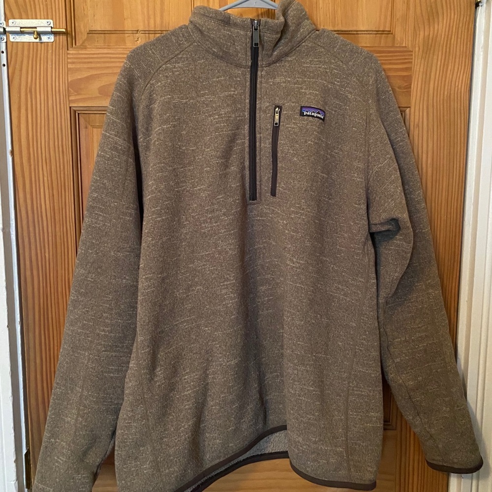 Men’s XL Patagonia 1/2 zip Tan Fleece!